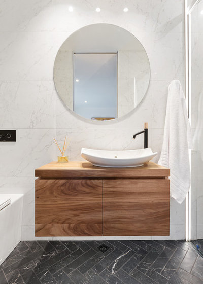 Современный Ванная комната by Tile Space New Zealand