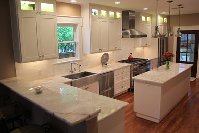 Photo of an arts and crafts kitchen in Houston.