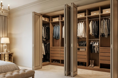 Closet - modern closet idea in Los Angeles