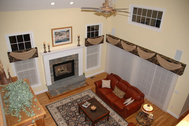 Inspiration for a timeless living room remodel in Boston