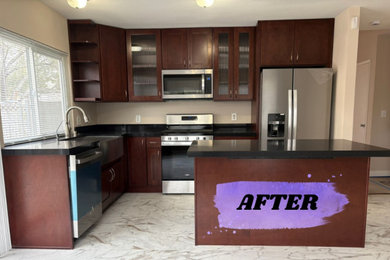 Kitchen - kitchen idea in Las Vegas