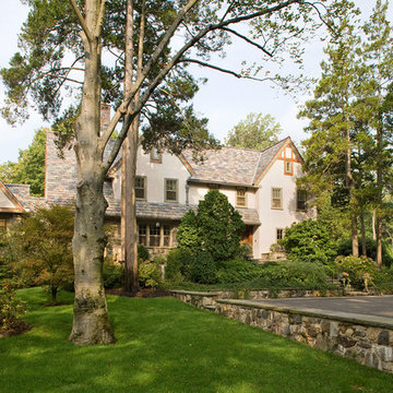 Mid-Country Tudor