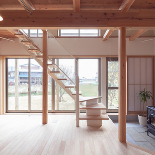 陽の光に包まれるリビング空間