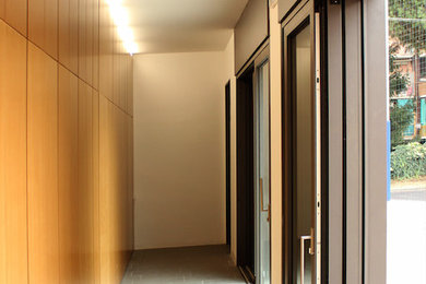 Esempio di un ingresso o corridoio design