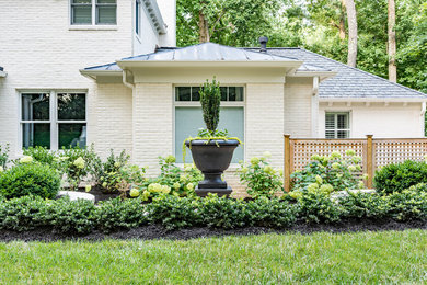 Inspiration for a mid-sized contemporary backyard patio remodel in DC Metro