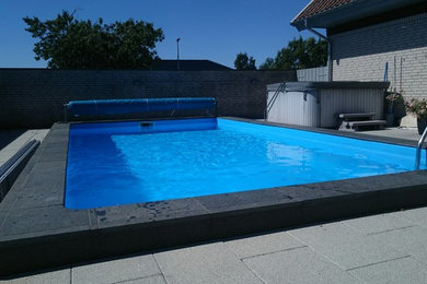 Inspiration for a modern pool in Esbjerg.