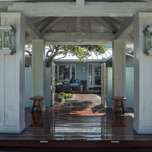 Front Entry - Porte Coche