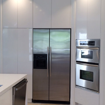 HIGH GLOSS KITCHEN
