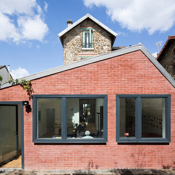 Extension en briques d'une meulière