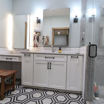 Black and White Master Bath
