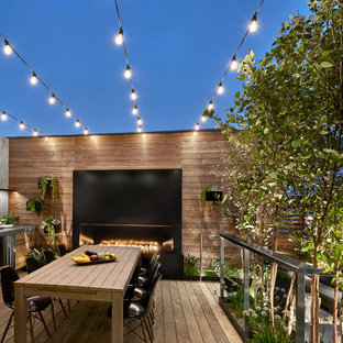 シカゴのコンテンポラリースタイルのおしゃれな裏庭のデッキ (アウトドアキッチン) の写真