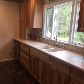 CLEAN MAPLE KITCHEN