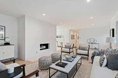 Example of a living room design in Santa Barbara