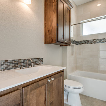 Transitional: 3,346 ft²/4 BR/3.5 BA/2 ST