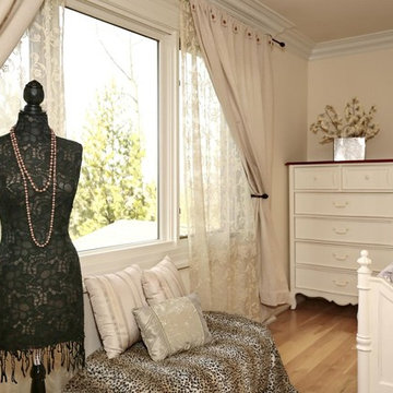 TWEEN Bedroom