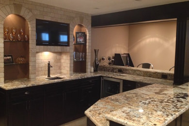 Example of a classic home bar design in St Louis