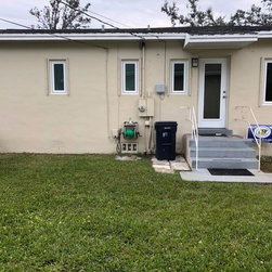 Vidal Residence in Miami Springs - Windows