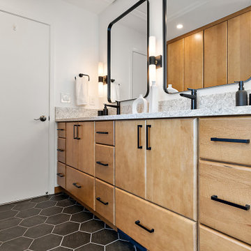 Starmark Maple Monroe Primary Bath in Oregano