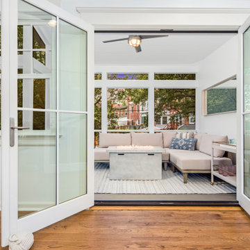 Cozy Rowhouse Screen Porch