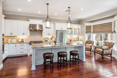 Design ideas for a traditional kitchen in Sacramento.