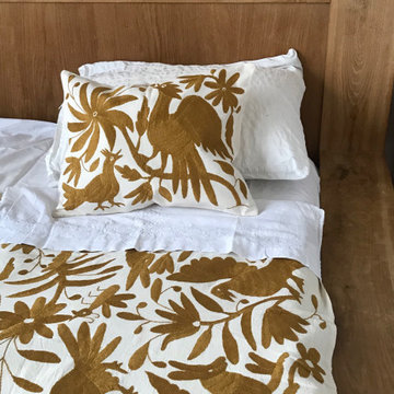 Otomi embroidered bedspread | Otomi Mexico