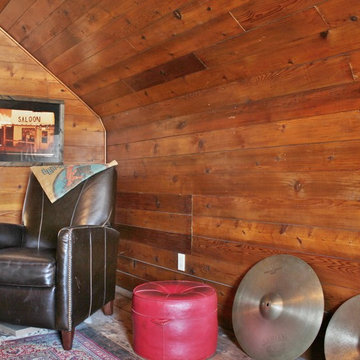 A Musician's Vintage Style Brings a Cottage to Life
