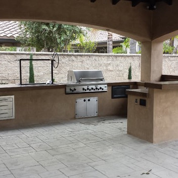 Outdoor Kitchen