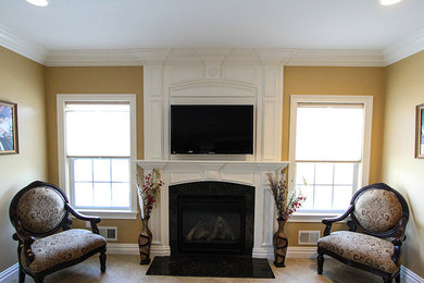 Example of a minimalist living room design in New York