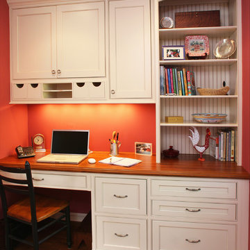 Sapele Mahogany Top Hutch/White China Cabinet
