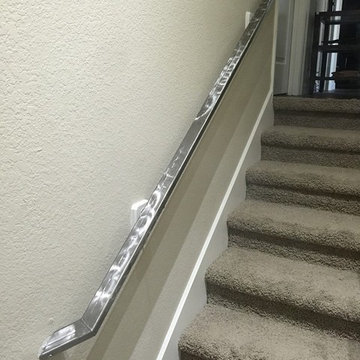Grove Stainless Railing for Gallery Lighting