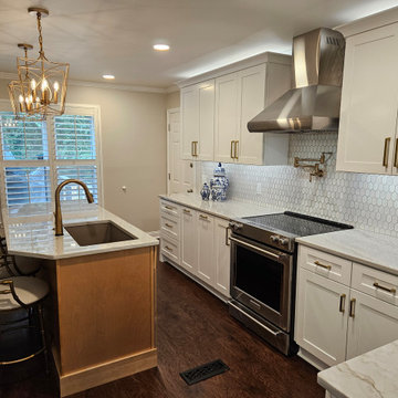 Beautiful Transitional Kitchen Remodel With Two-Tone Cabinets
