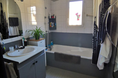 Exemple d'une salle de bain industrielle.