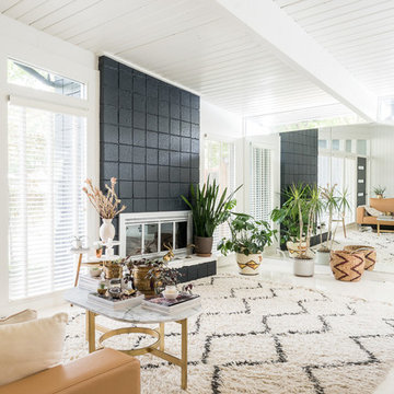 My Houzz: Lush Oasis in a Modern Indoor-Outdoor Family Home