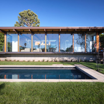Malibu Glass Box House by Klopf Architecture