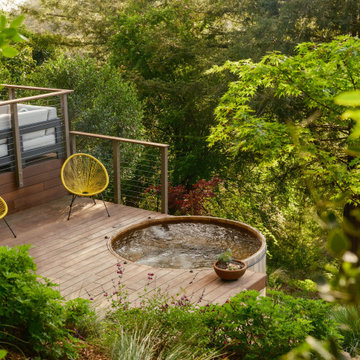 Hilltop Hot Tub Refuge