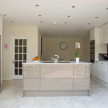 High gloss white and high gloss beige grey