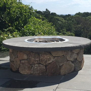 Fire Pits & Outdoor Fireplaces