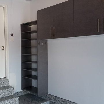 Pewter Cabinets and Smoke Epoxy Floor in Bloomingdale, IL