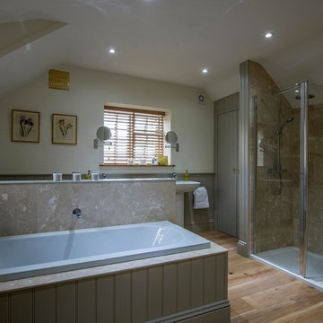 Grade II Listed Cottage:  Bathroom