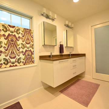 Contemporary Master Bathroom in Falls Church, VA