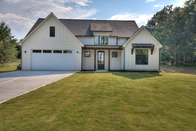 Inspiration for a country exterior home remodel in Atlanta