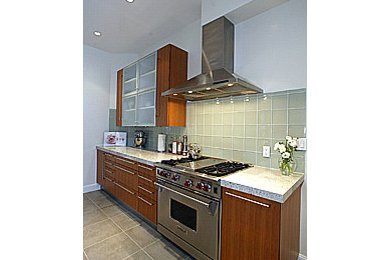 Minimalist kitchen photo in San Francisco