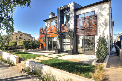 Modern exterior home idea in Orange County