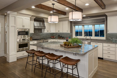 Design ideas for a modern kitchen in Omaha.