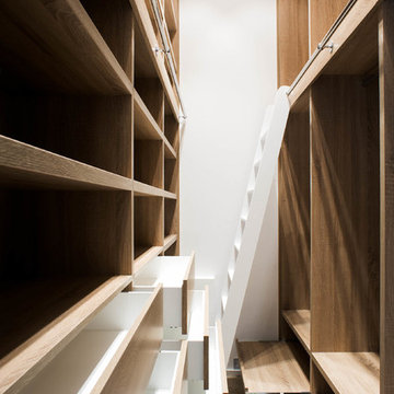 Walk-in wardrobe