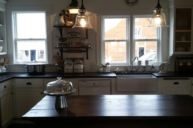 Cottage kitchen photo in Boise