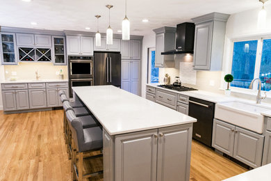 Kitchen - transitional kitchen idea in Providence