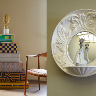 Inspiration for a midcentury hallway in Paris.
