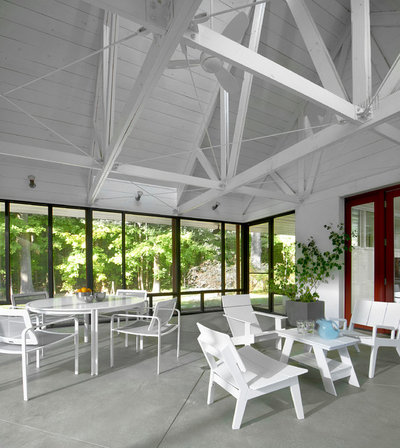 Industrial Porch by Searl Lamaster Howe Architects