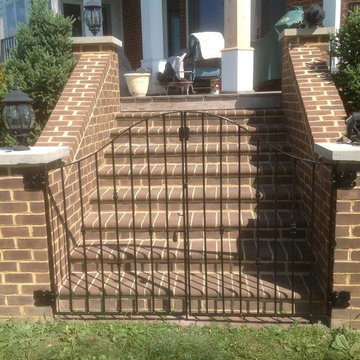 west virginia double gate with hammered and knuckle decoration